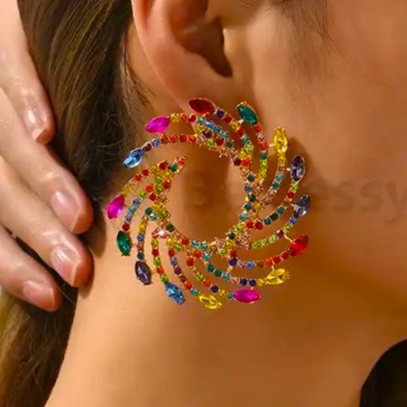 New Starburst Colorful Circular Rhinestone Statement Fashion Jewelry Earrings - Picture 3 of 9